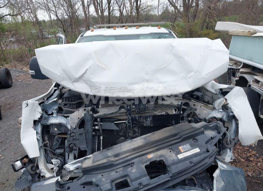 Photo 6 of 2019 Ford F-350 CHASSIS XL (VIN 1FD8W3E68KEG58778)