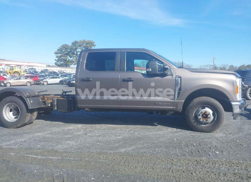 Photo 13 of 2023 Ford F-350 CHASSIS XL (VIN 1FD8W3GT4PEC55200)
