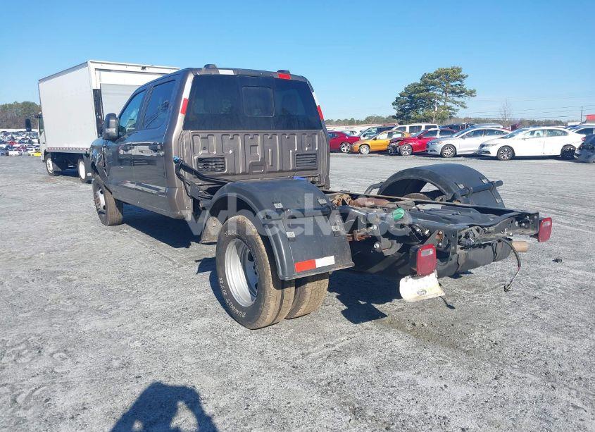 Photo 3 of 2023 Ford F-350 CHASSIS XL (VIN 1FD8W3GT6PEC55196)