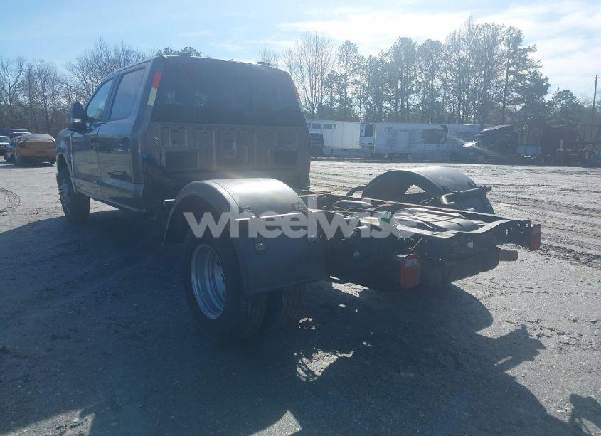 Photo 3 of 2023 Ford F-350 CHASSIS XL (VIN 1FD8W3GT8PEC55202)