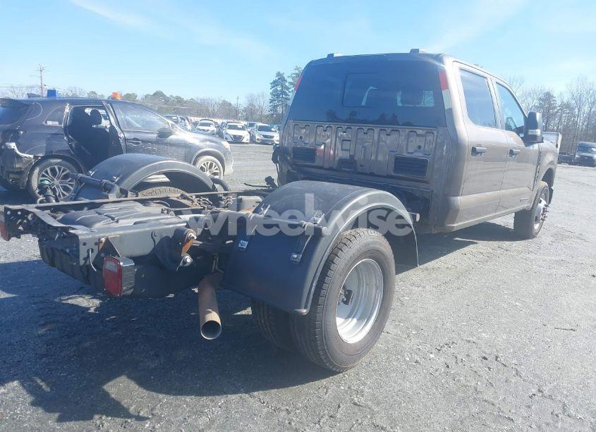 Photo 4 of 2023 Ford F-350 CHASSIS XL (VIN 1FD8W3GT8PEC55202)