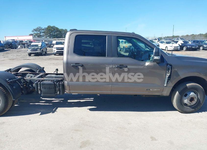 Photo 12 of 2023 Ford F-350 CHASSIS XL (VIN 1FD8W3GTXPEC55198)