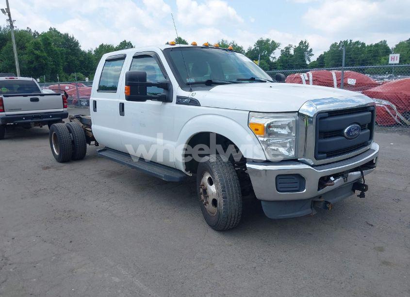 2014 Ford F-350 CHASSIS XL (VIN 1FD8W3H67EEA80804) main photo