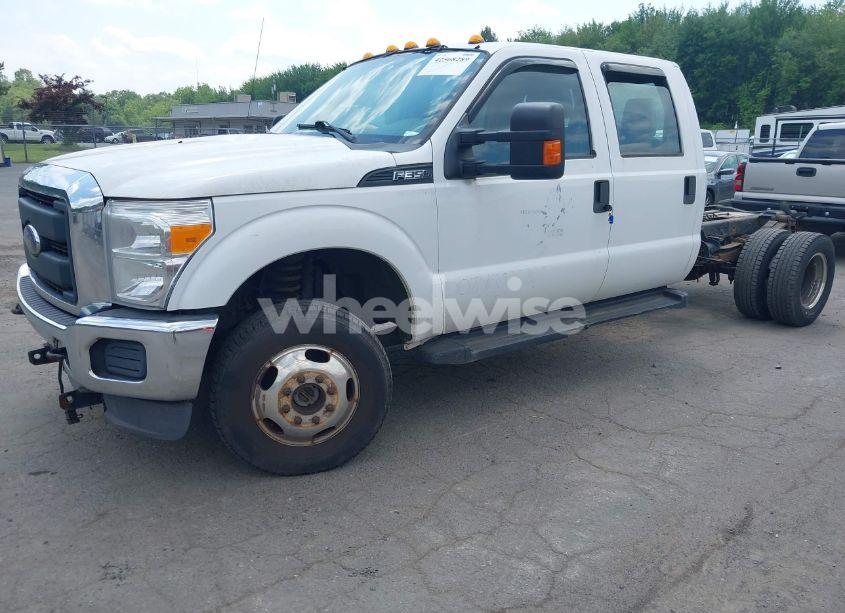 Photo 2 of 2014 Ford F-350 CHASSIS XL (VIN 1FD8W3H67EEA80804)