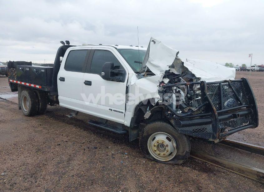 2021 Ford F-350 CHASSIS XL (VIN 1FD8W3HT0MEC55317) main photo