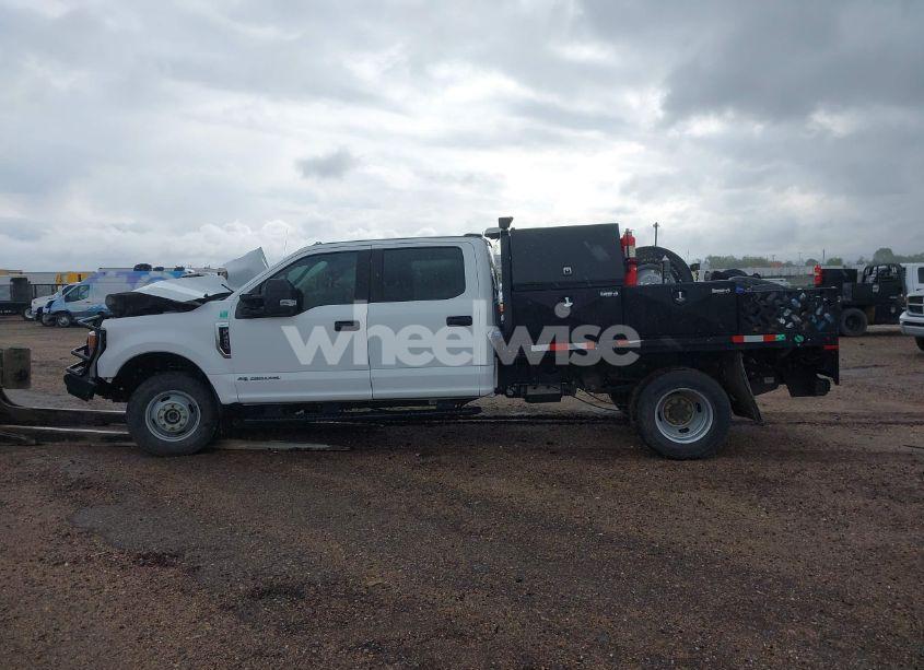 Photo 14 of 2021 Ford F-350 CHASSIS XL (VIN 1FD8W3HT0MEC55317)