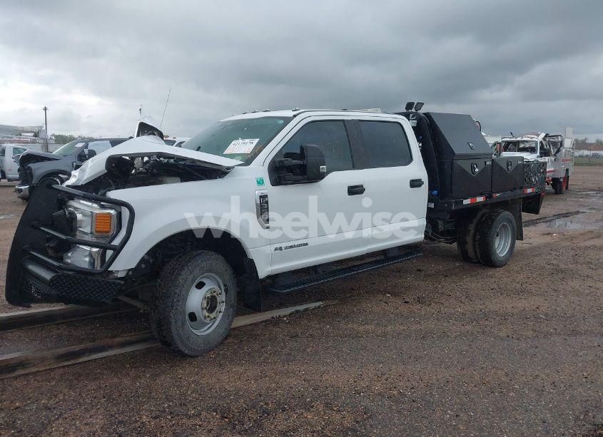 Photo 2 of 2021 Ford F-350 CHASSIS XL (VIN 1FD8W3HT0MEC55317)