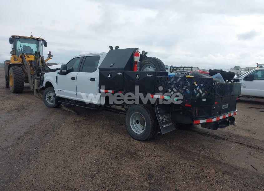 Photo 3 of 2021 Ford F-350 CHASSIS XL (VIN 1FD8W3HT0MEC55317)