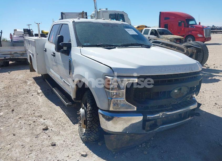 2022 Ford F-350 CHASSIS XL (VIN 1FD8W3HT0NEE49623) main photo