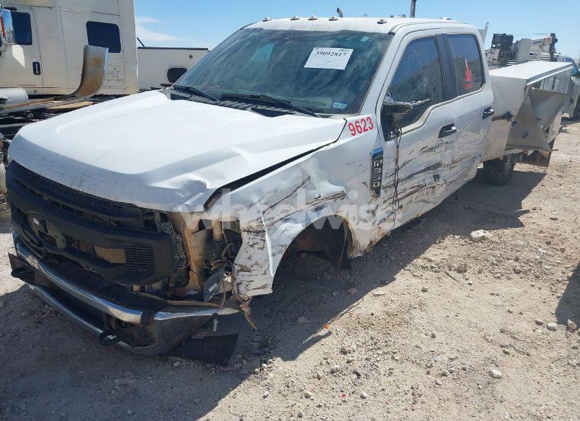 Photo 11 of 2022 Ford F-350 CHASSIS XL (VIN 1FD8W3HT0NEE49623)