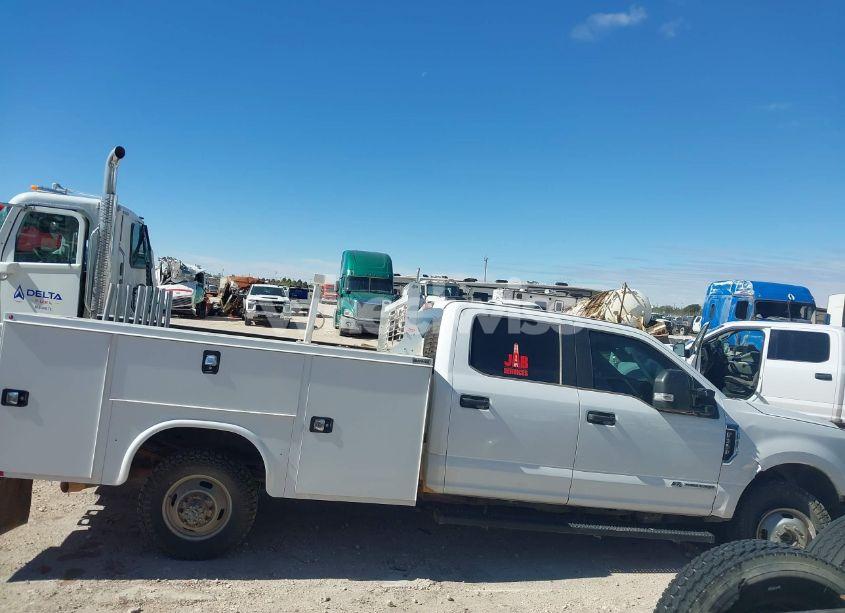 Photo 13 of 2022 Ford F-350 CHASSIS XL (VIN 1FD8W3HT0NEE49623)