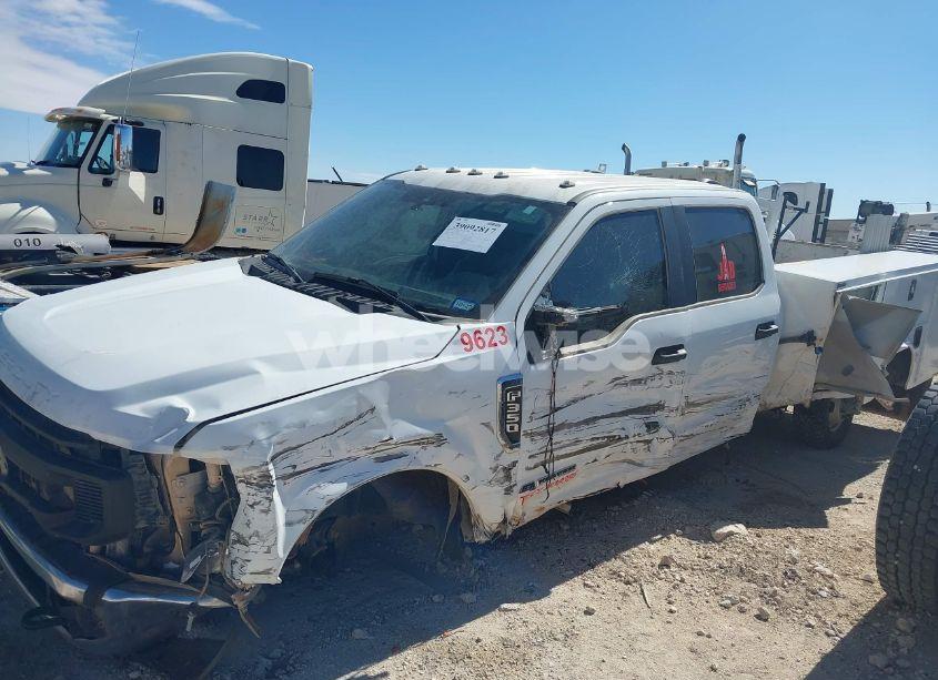 Photo 14 of 2022 Ford F-350 CHASSIS XL (VIN 1FD8W3HT0NEE49623)