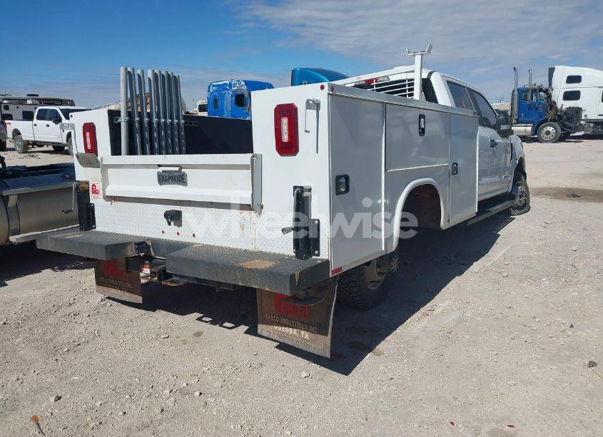 Photo 4 of 2022 Ford F-350 CHASSIS XL (VIN 1FD8W3HT0NEE49623)