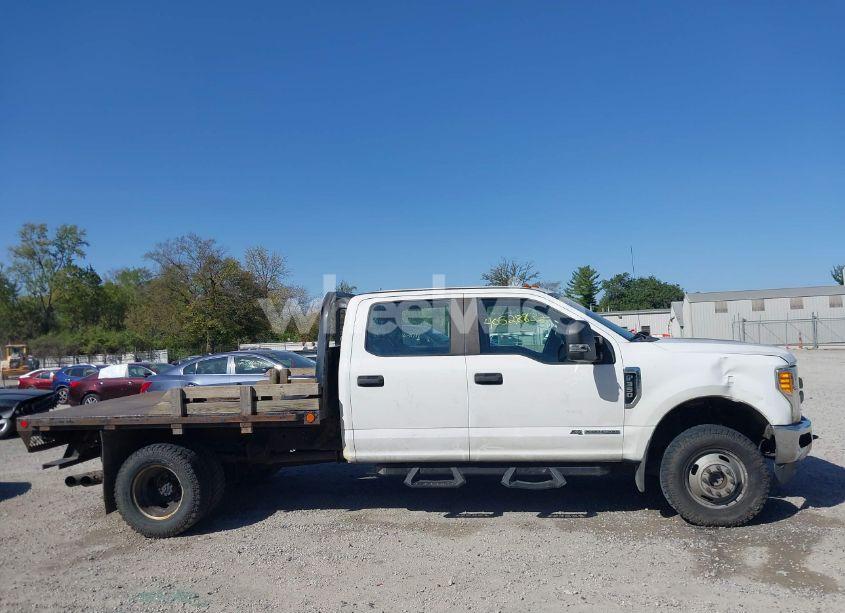 Photo 13 of 2017 Ford F-350 CHASSIS XL (VIN 1FD8W3HT3HEC91007)