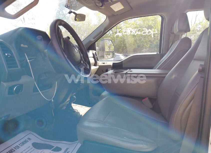 Photo 6 of 2017 Ford F-350 CHASSIS XL (VIN 1FD8W3HT3HEC91007)