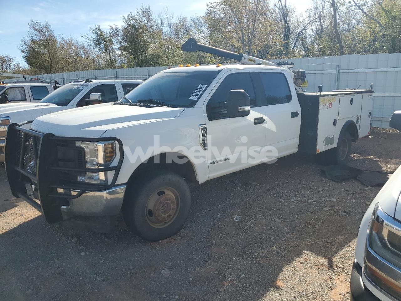 2019 FORD F350 SUPER DUTY UTILITY / SERVICE TRUCK (VIN 1FD8W3HT4KED03527) main photo