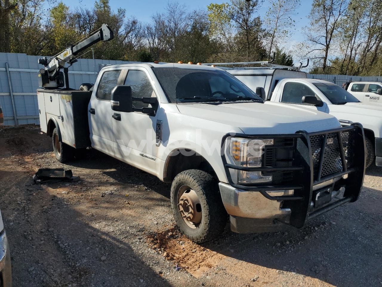 Photo 4 of 2019 FORD F350 SUPER DUTY UTILITY / SERVICE TRUCK (VIN 1FD8W3HT4KED03527)