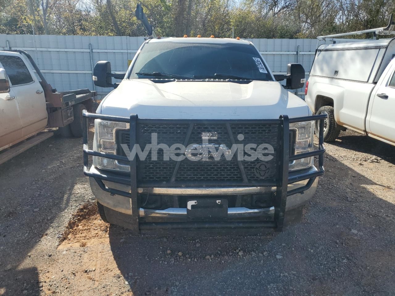 Photo 5 of 2019 FORD F350 SUPER DUTY UTILITY / SERVICE TRUCK (VIN 1FD8W3HT4KED03527)