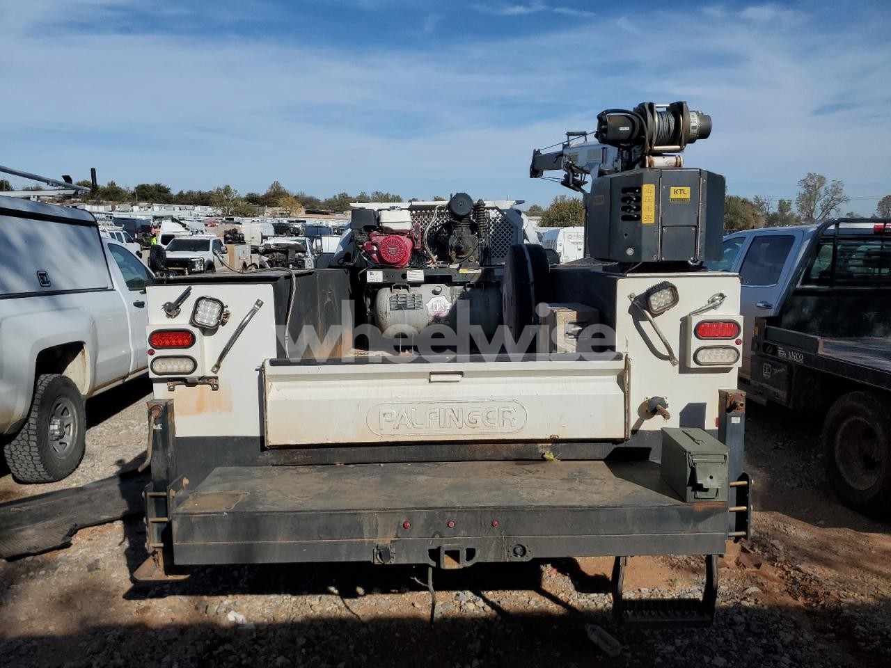 Photo 6 of 2019 FORD F350 SUPER DUTY UTILITY / SERVICE TRUCK (VIN 1FD8W3HT4KED03527)