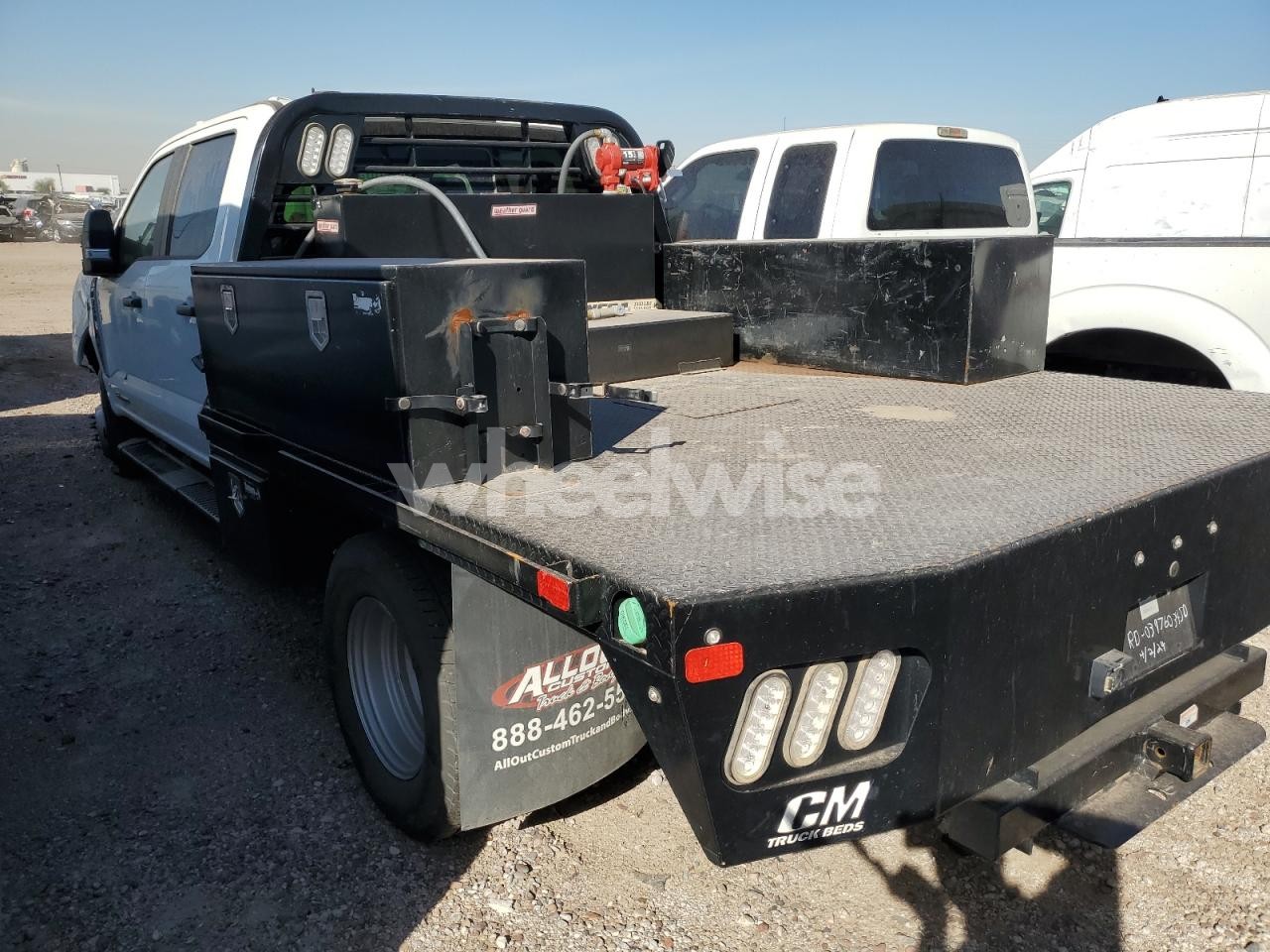 Photo 3 of 2024 FORD F350 SUPER DUTY (VIN 1FD8W3HT4REC97836)