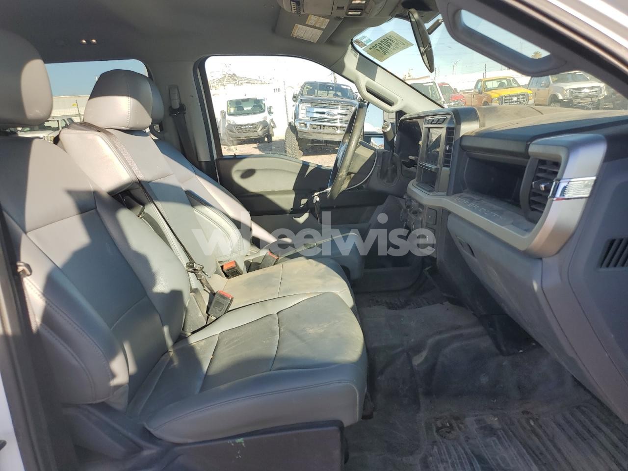 Photo 5 of 2024 FORD F350 SUPER DUTY (VIN 1FD8W3HT4REC97836)