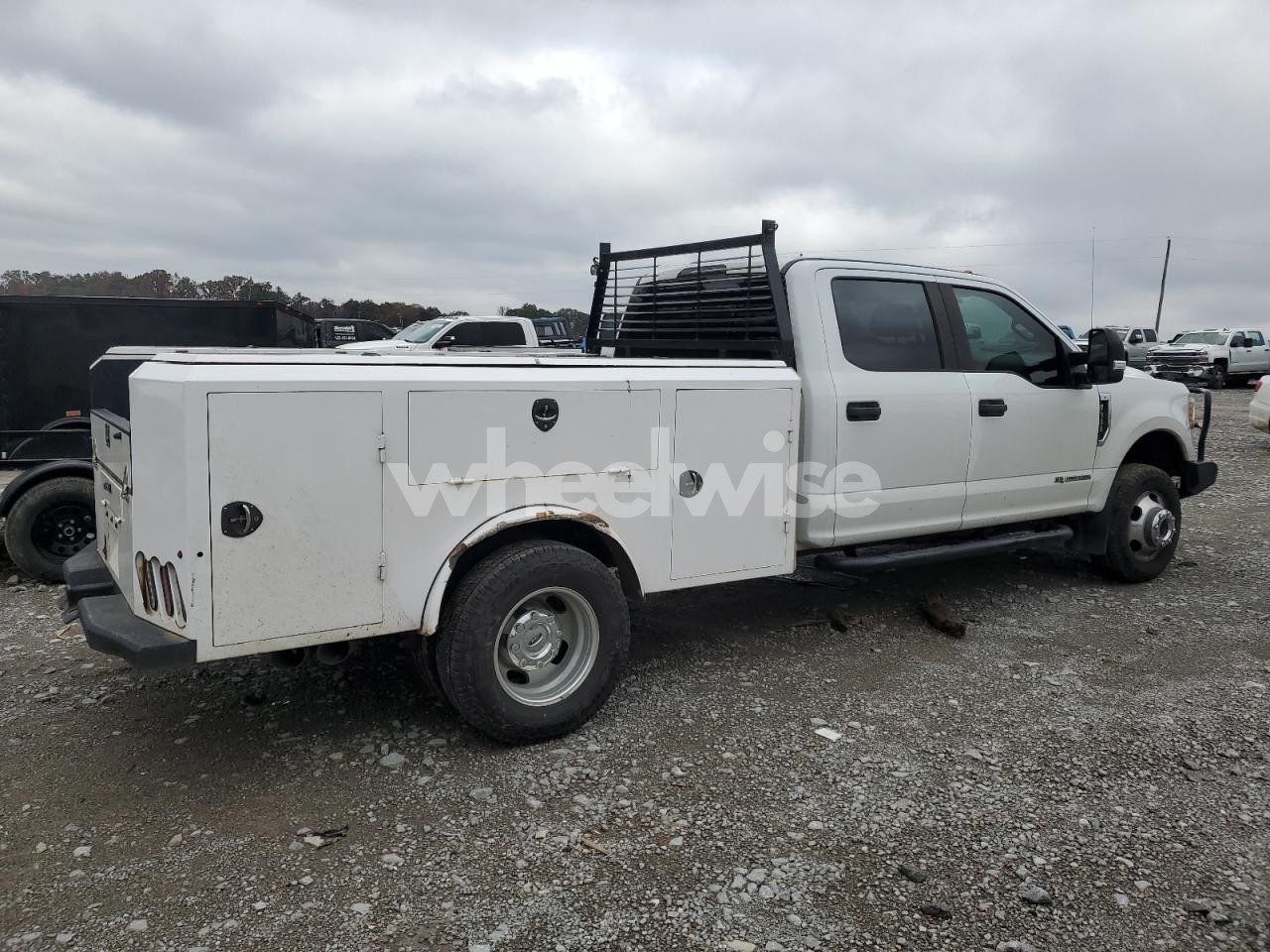 Photo 3 of 2017 FORD F350 SUPER DUTY UTILITY / SERVICE TRUCK (VIN 1FD8W3HT5HED72607)