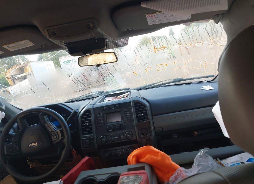 Photo 7 of 2019 Ford F-350 CHASSIS XL (VIN 1FD8W3HT7KEE19935)