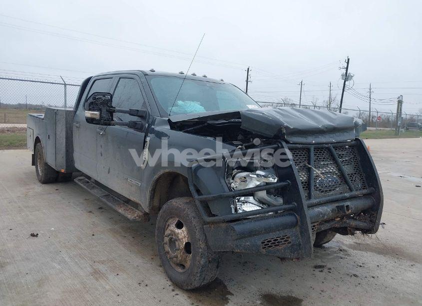 2021 Ford F-350 CHASSIS XLT (VIN 1FD8W3HT7MEC12724) main photo