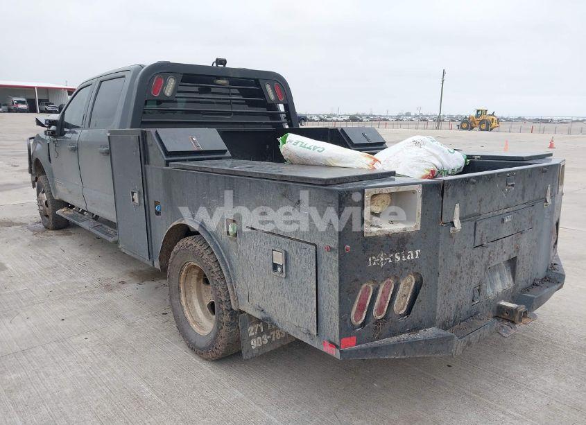 Photo 3 of 2021 Ford F-350 CHASSIS XLT (VIN 1FD8W3HT7MEC12724)