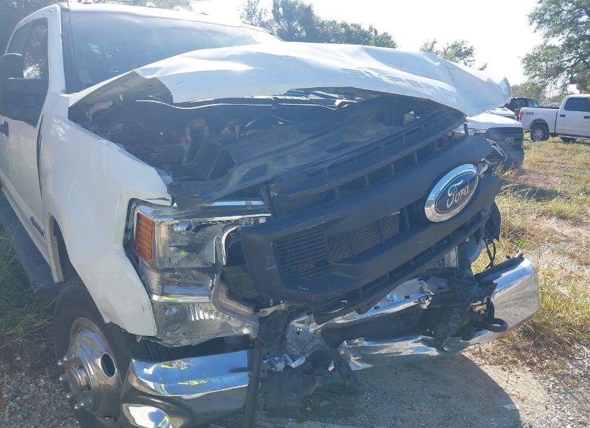 Photo 13 of 2021 Ford F-350 CHASSIS XL (VIN 1FD8W3HT7MED60307)