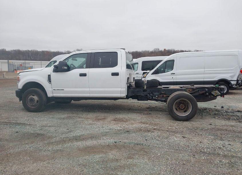 Photo 14 of 2022 Ford F-350 CHASSIS XL (VIN 1FD8W3HT9NEF96894)