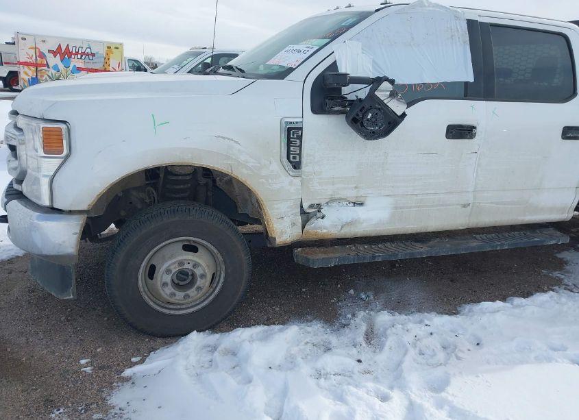 Photo 11 of 2022 Ford F-350 CHASSIS XLT (VIN 1FD8W3HTXNEG27375)