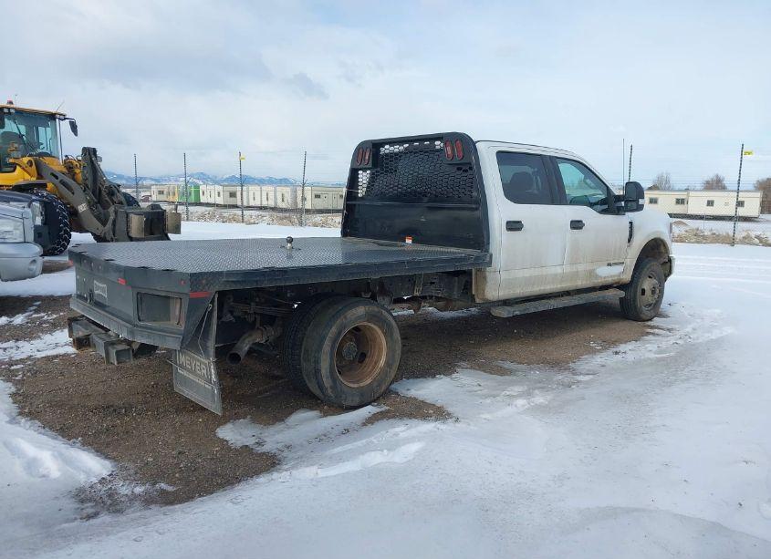 Photo 4 of 2022 Ford F-350 CHASSIS XLT (VIN 1FD8W3HTXNEG27375)