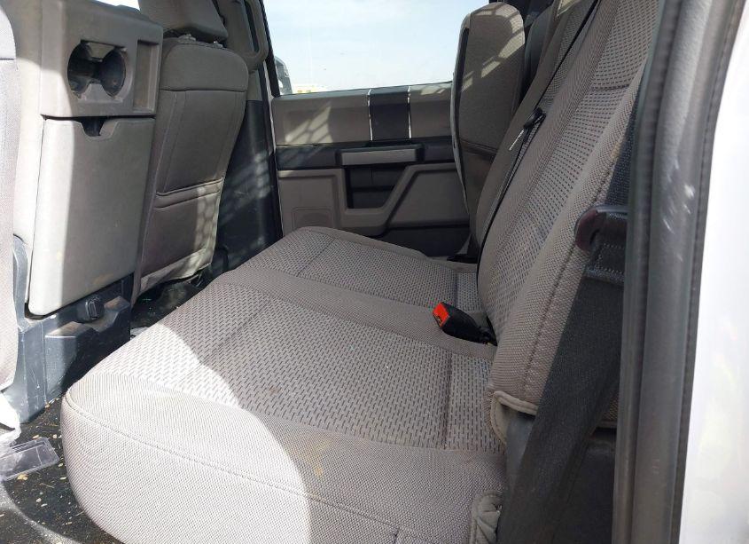 Photo 7 of 2022 Ford F-350 CHASSIS XLT (VIN 1FD8W3HTXNEG27375)