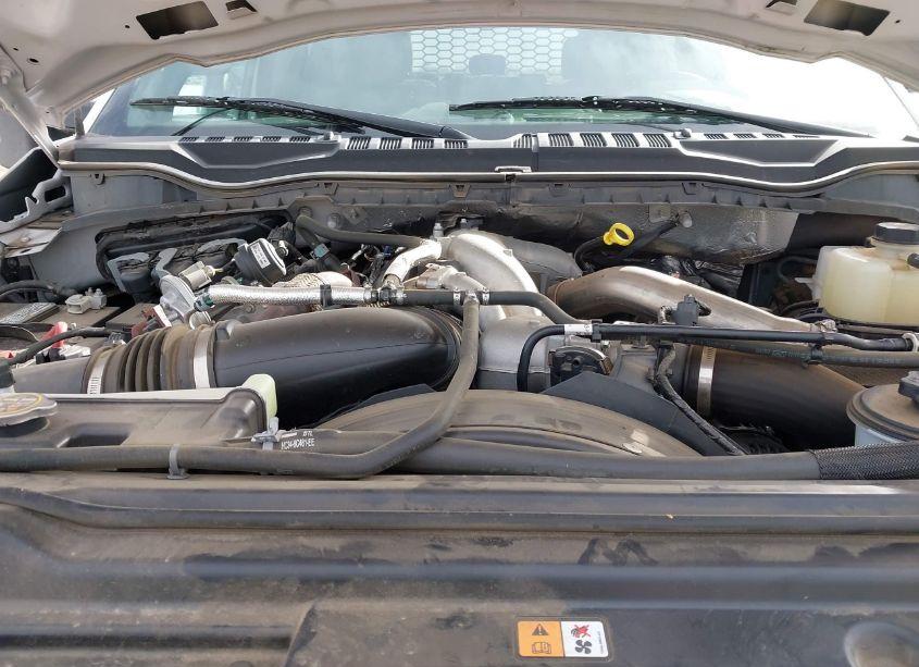 Photo 9 of 2022 Ford F-350 CHASSIS XLT (VIN 1FD8W3HTXNEG27375)