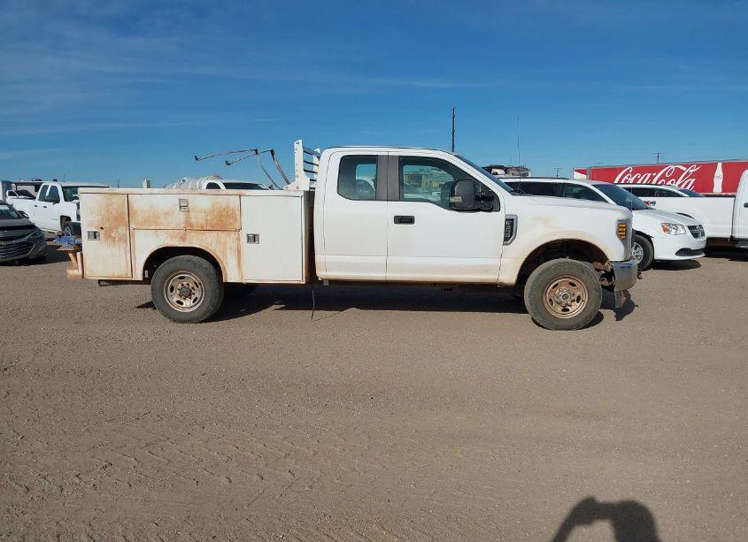 Photo 13 of 2019 Ford F-350 XL (VIN 1FD8X3B60KEF83222)