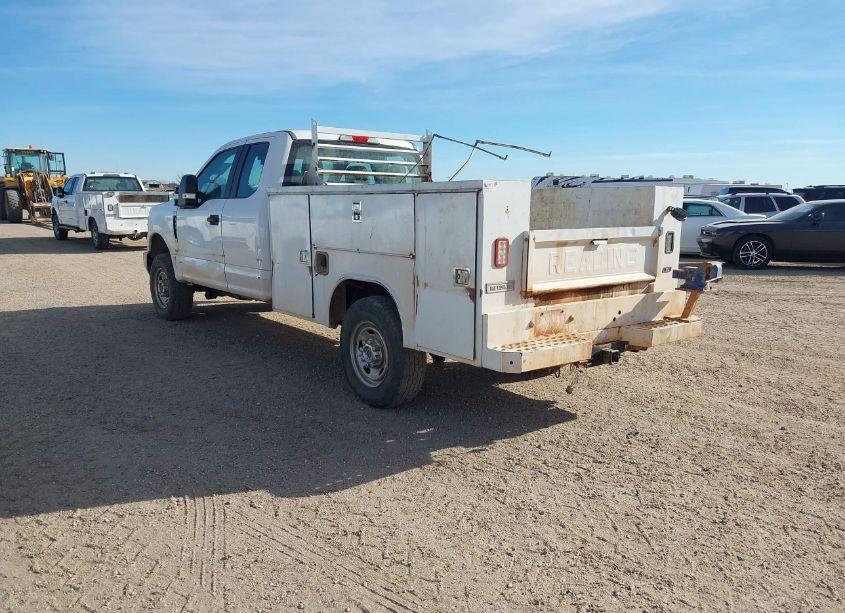 Photo 3 of 2019 Ford F-350 XL (VIN 1FD8X3B60KEF83222)