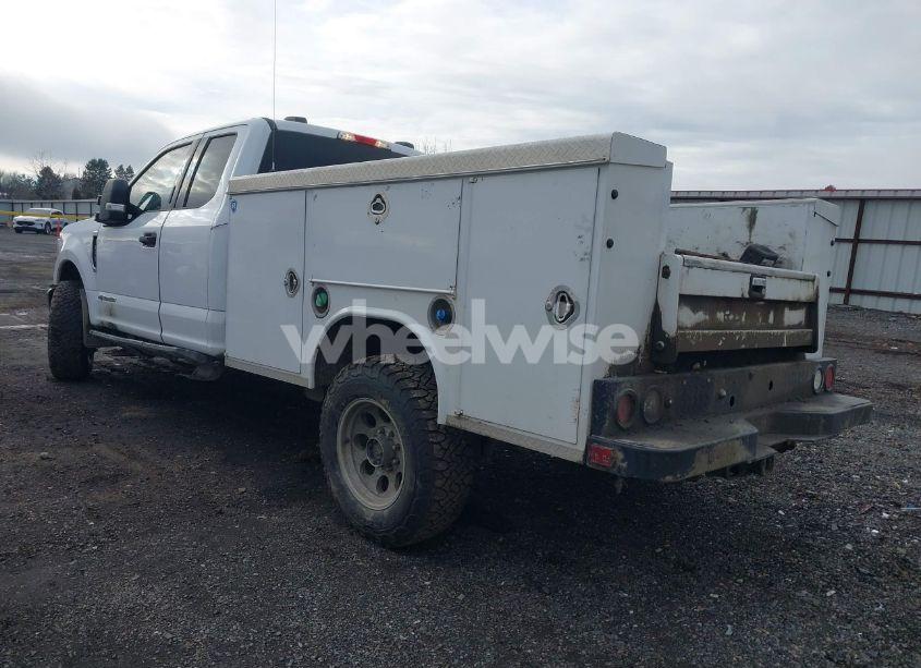 Photo 3 of 2021 Ford F-350 XLT (VIN 1FD8X3BT0MED61885)