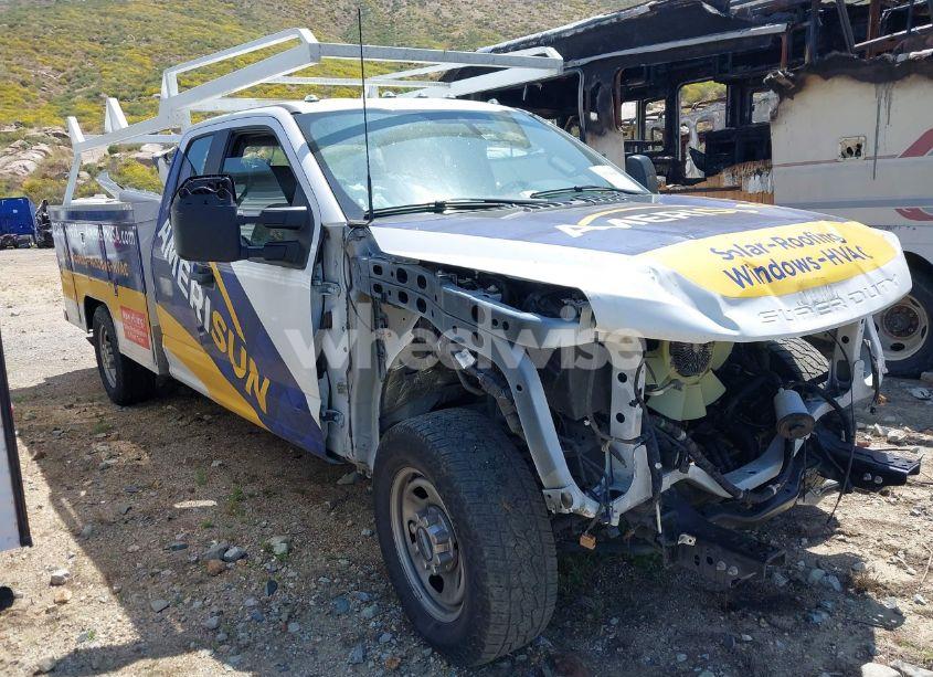 2021 Ford F-350 CHASSIS XL (VIN 1FD8X3E68MED62062) main photo