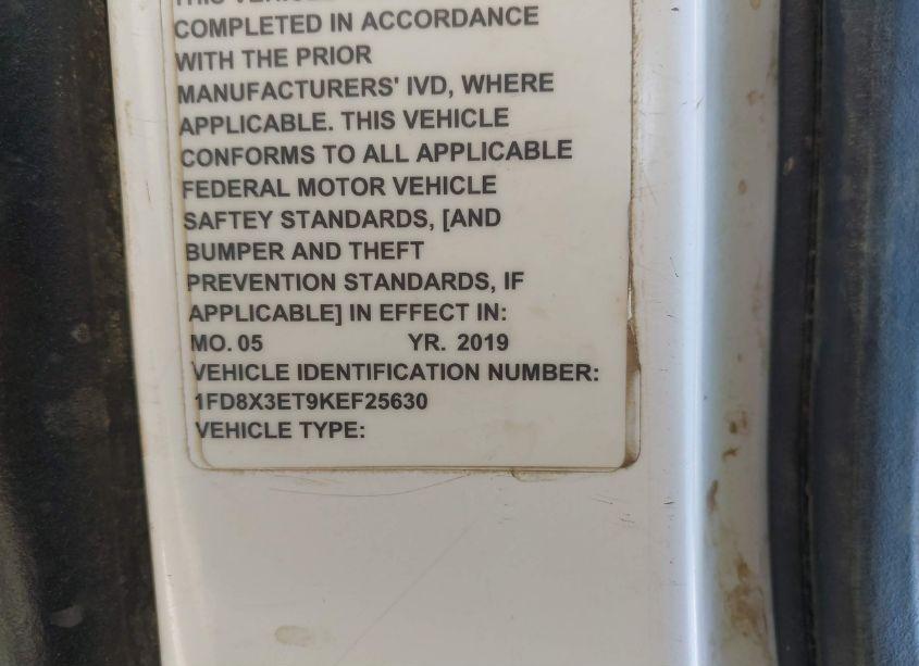 Photo 8 of 2019 Ford F-350 CHASSIS XL (VIN 1FD8X3ET9KEF25630)