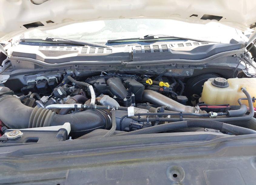 Photo 9 of 2019 Ford F-350 CHASSIS XL (VIN 1FD8X3ET9KEF25630)