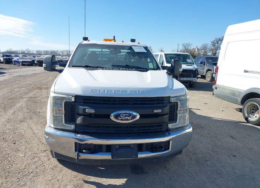 Photo 12 of 2017 Ford F-350 CHASSIS XL (VIN 1FD8X3GT1HED07591)