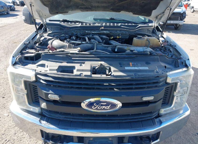 Photo 9 of 2017 Ford F-350 CHASSIS XL (VIN 1FD8X3GT1HED07591)