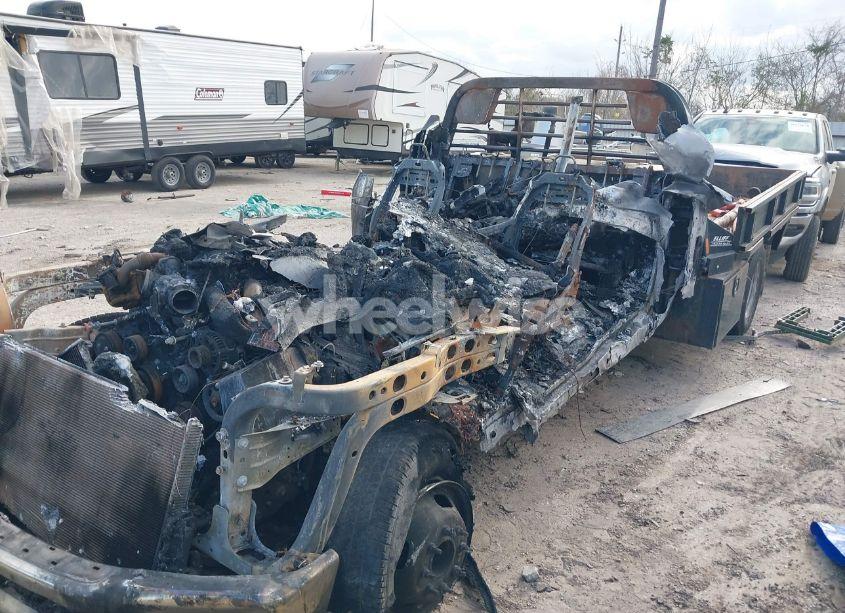 Photo 2 of 2017 Ford F-350 CHASSIS XL (VIN 1FD8X3GT6HEC47856)