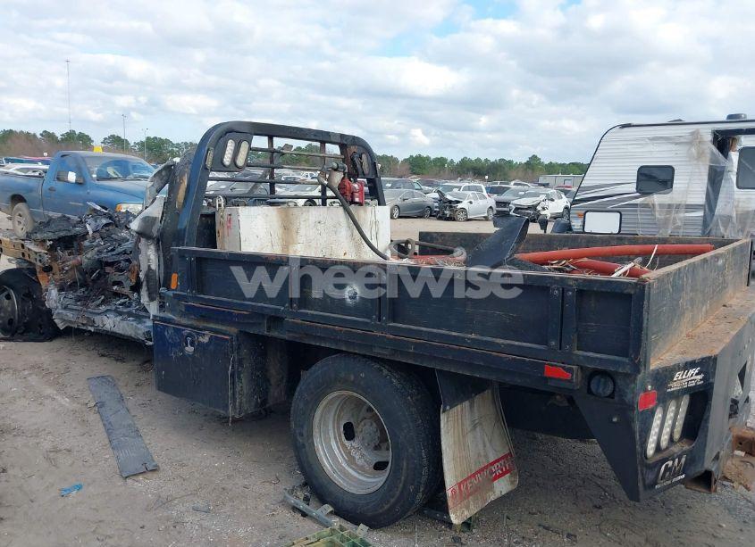 Photo 3 of 2017 Ford F-350 CHASSIS XL (VIN 1FD8X3GT6HEC47856)