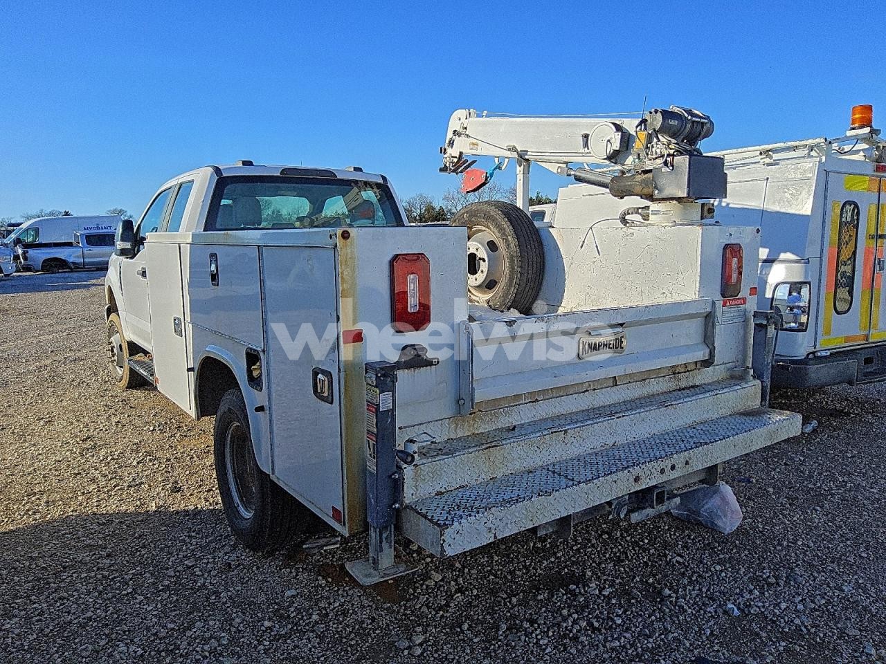 Photo 2 of 2020 FORD F350 SUPER DUTY UTILITY / SERVICE TRUCK (VIN 1FD8X3H67LEE90285)