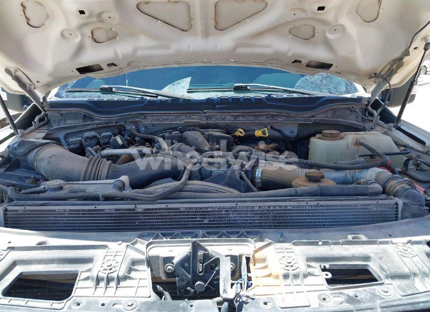 Photo 9 of 2018 Ford F-350 CHASSIS XL (VIN 1FD8X3HT6JED05601)