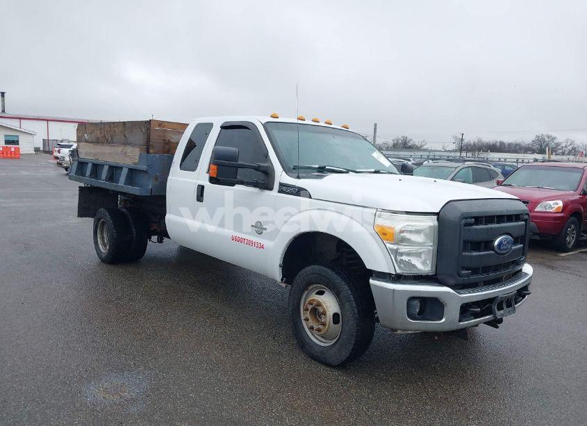 2013 Ford F-350 CHASSIS XL (VIN 1FD8X3HTXDEA81530) main photo