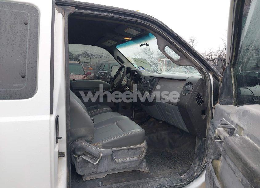 Photo 5 of 2013 Ford F-350 CHASSIS XL (VIN 1FD8X3HTXDEA81530)