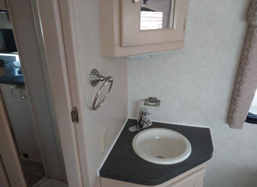 Photo 19 of 2003 Ford Econoline N/A (VIN 1FDAE55S43HA62726)